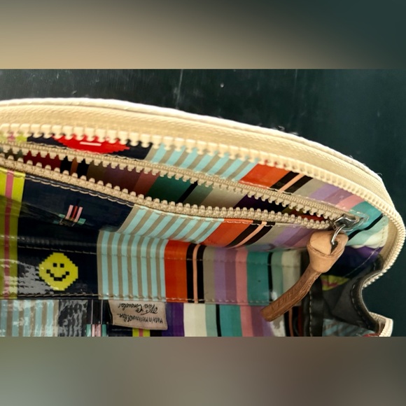 ✨ Consuela Medium Makeup / Cosmetic Bag – Iridescent Cream ✨ - Picture 4 of 6